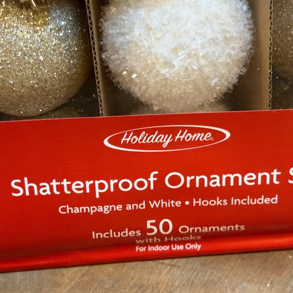 Shatterproof Ornament Set and LED Starburst Tree Topper Gold & Silver Christmas - Picture 3 of 16